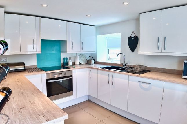 Rhymney Villa, Commercial Street, Blackwood photo 3