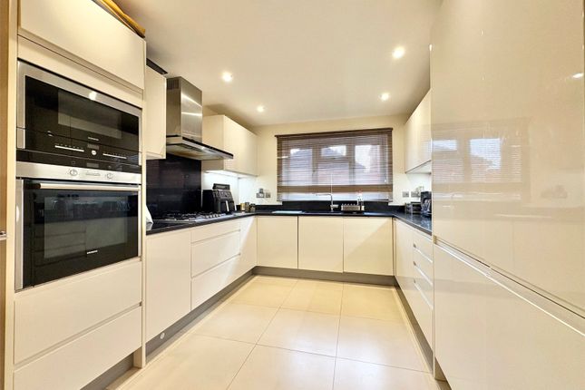 7, Samson Close, Hampshire photo 3