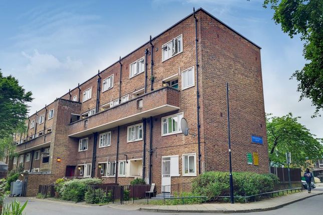 3 bed flat for sale in Sparsholt Road, London N19