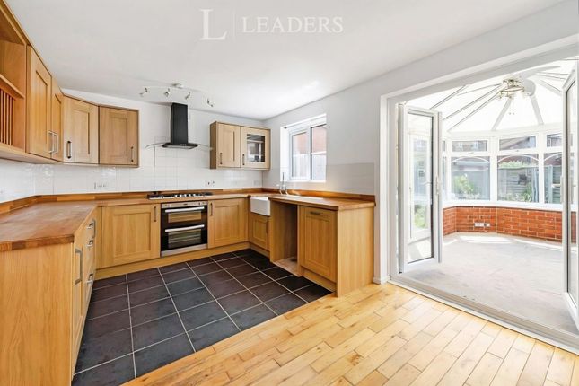 Kingfisher Drive, West Sussex photo 4