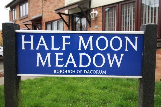 42,, Half Moon Meadow, Hertfordshire photo 2