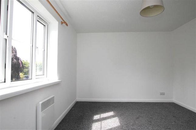 12, The Willows, Hessle photo 4