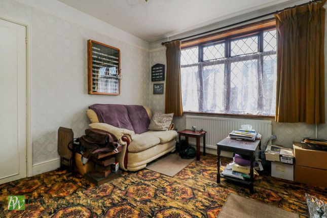 155, Windmill Lane, Waltham Cross photo 4