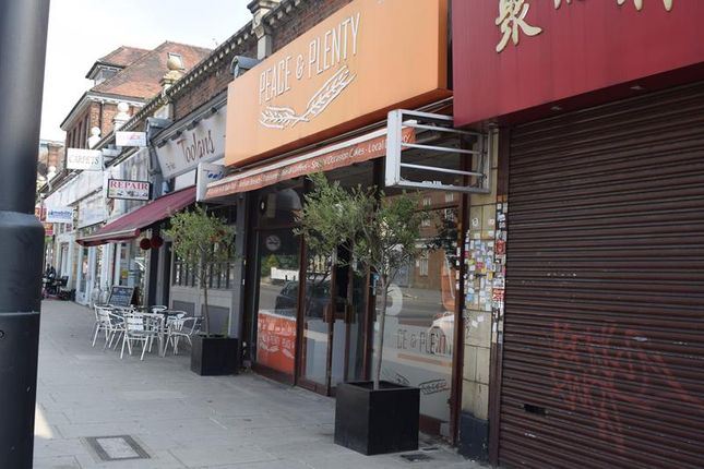 Retail premises to let in High Road, North Finchley, London