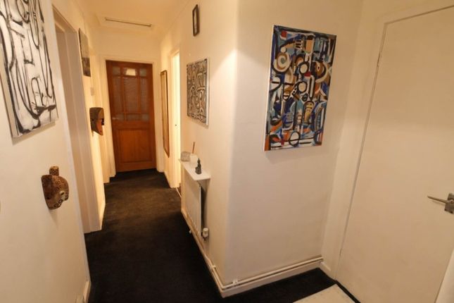 53, Longmead, Hatfield photo 4
