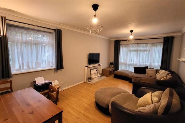 Thumbnail Flat to rent in Wellington Road, Enfield