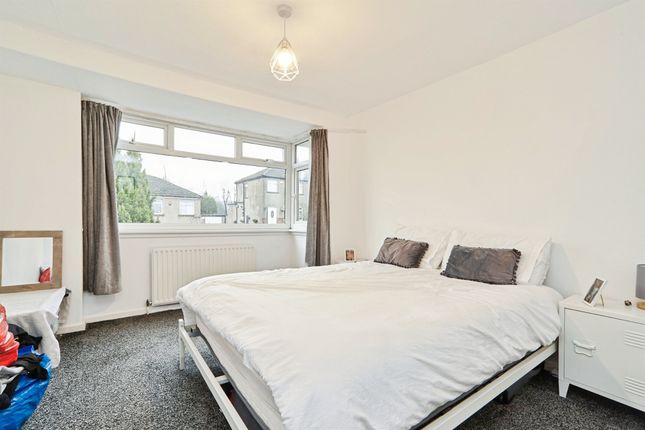 40, Westlands Drive, BRADFORD photo 3