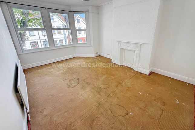 176a, Brightwell Avenue, Westcliff On Sea photo 3