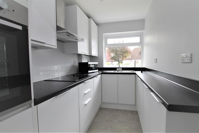 5 Kilmiston House, Manygate Lane, Shepperton photo 2