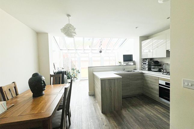 Thumbnail End terrace house to rent in Five Oaks Lane, Chigwell