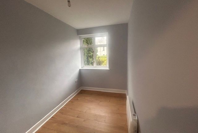 Maisonette to rent in Church Road, Watford
