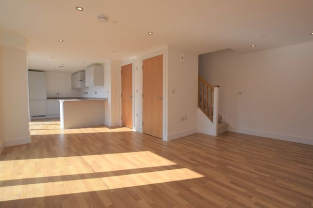 Thumbnail Flat for sale in Mabgate, Leeds