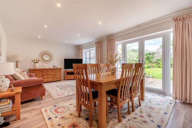 10, Chase View, Newent photo 3