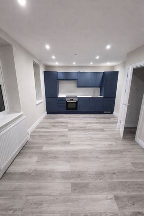 1-bed flat on 14, Merlin House, Bakers Lane, Epping, £1,500/mo