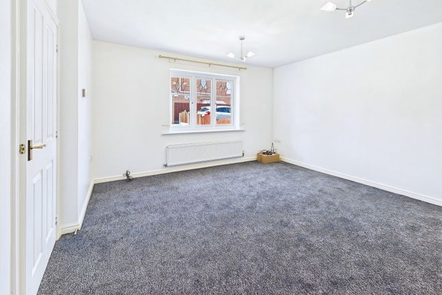 21 ,, Wood Green Gardens, Wigan photo 2