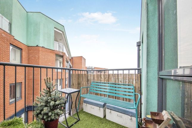 Flat 702, Avalon Court, 1, Great Whip Street, Suffolk photo 2