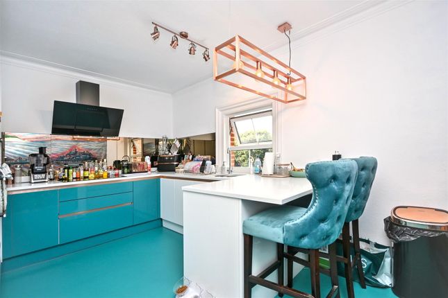 Flat B, 2, Jevington Gardens, Eastbourne photo 3