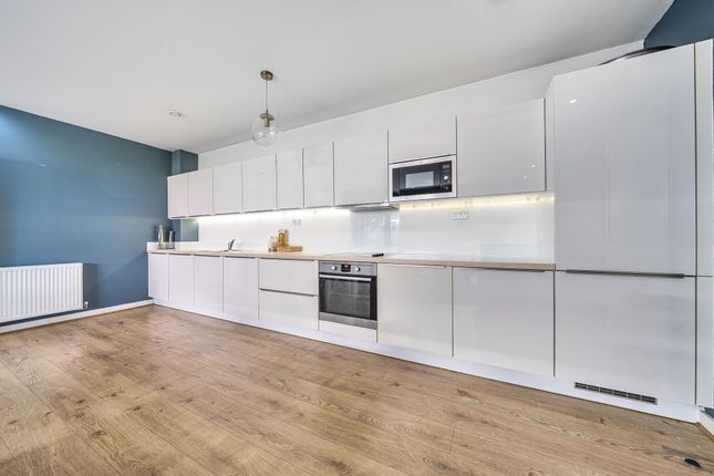 Apt G02, 21 Cabanel Place, London photo 2