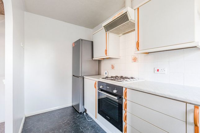 14, Eyston Drive, Surrey photo 3
