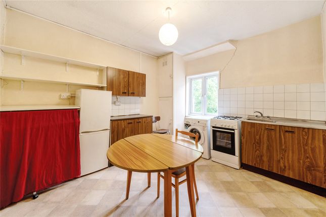 Thumbnail Flat for sale in Umfreville Road, London