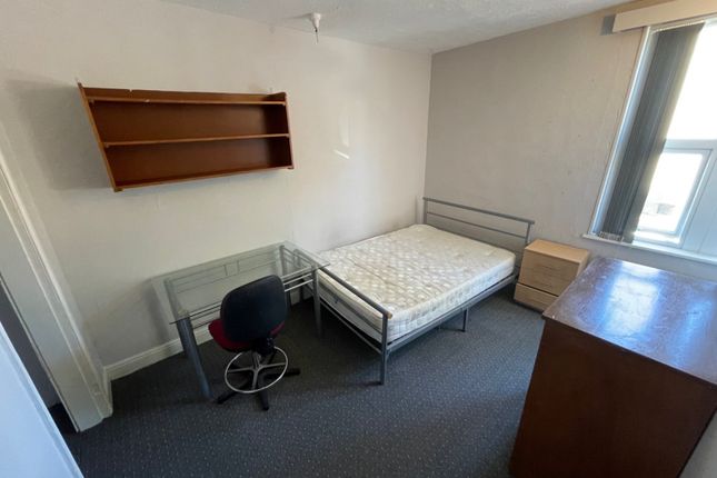33, Brudenell Road, West Yorkshire photo 5