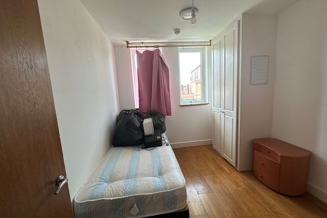 Flat 118, Platinum House, Lyon Road, Harrow photo 3