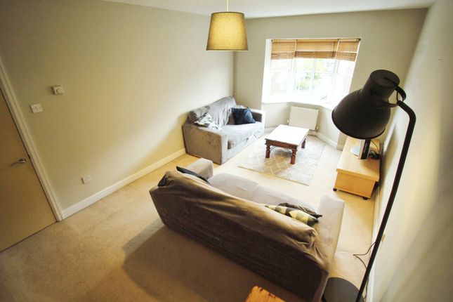 Flat to rent in Tiverton Drive, Wilmslow, Cheshire