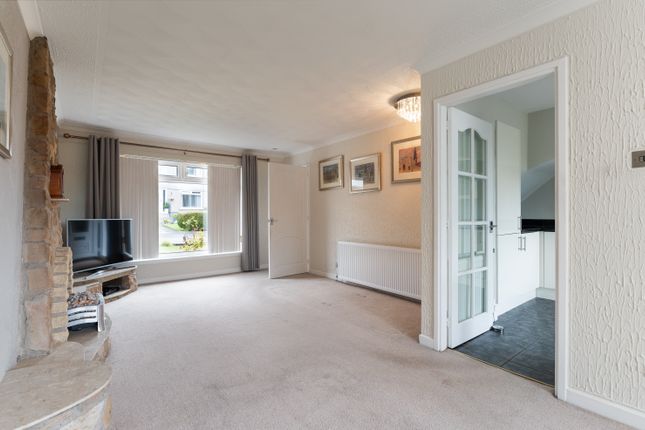 7, Carron Crescent, Glasgow photo 4