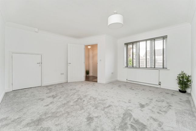 9, Beeches Close, Bury St. Edmunds photo 4