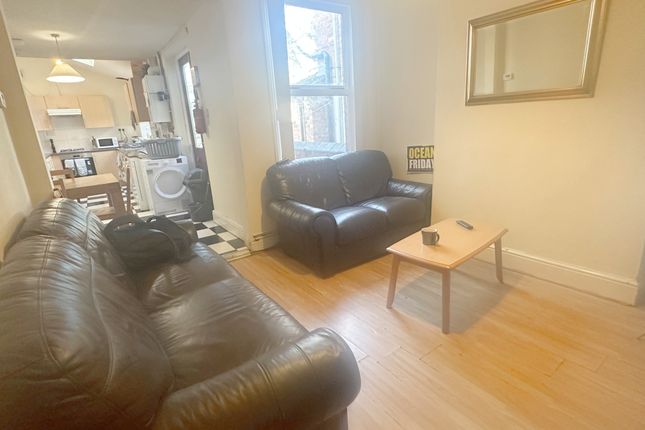 End terrace house to rent in Rothesay Avenue, Nottingham