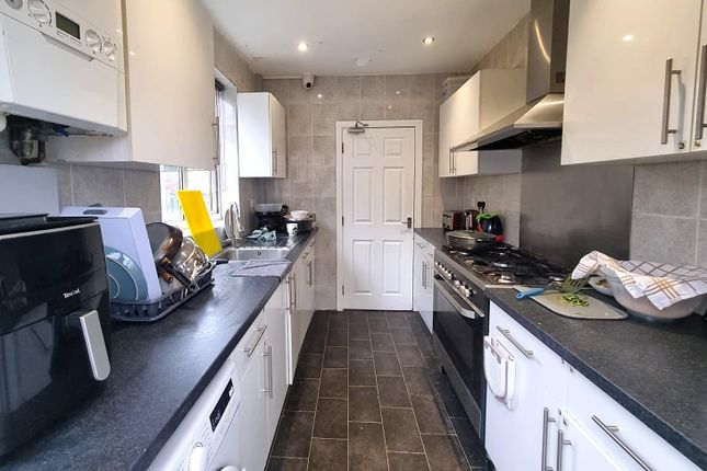 45, Lawn Lane, Hemel Hempstead photo 2