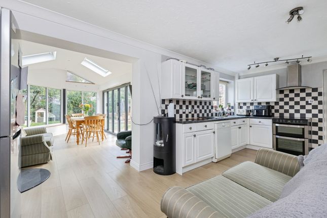 16, Follaton, Totnes photo 2