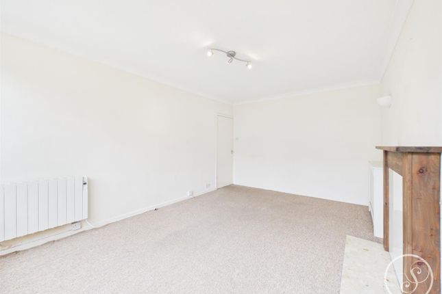 22, Falkland Court, Leeds photo 3