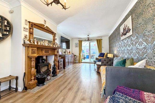 3 Clyde Avenue, Hebburn photo 2