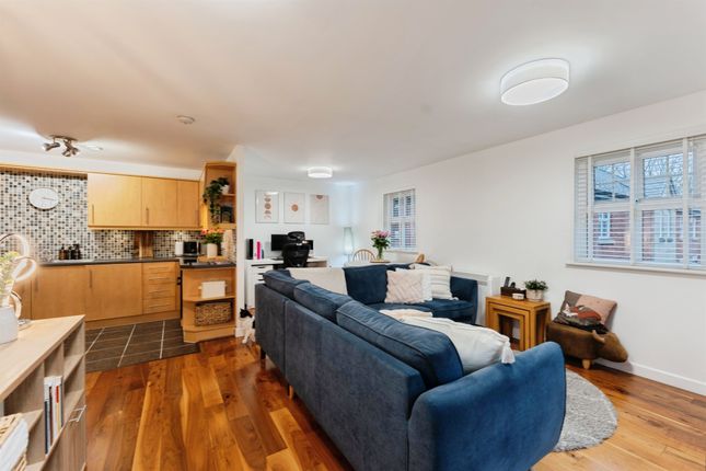 Flat 10, 7, Chapel View, Wirral photo 2