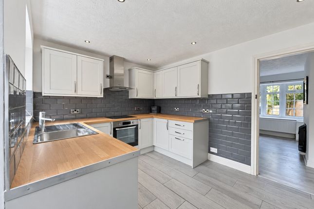 7 Hillside Road, Wirral photo 3