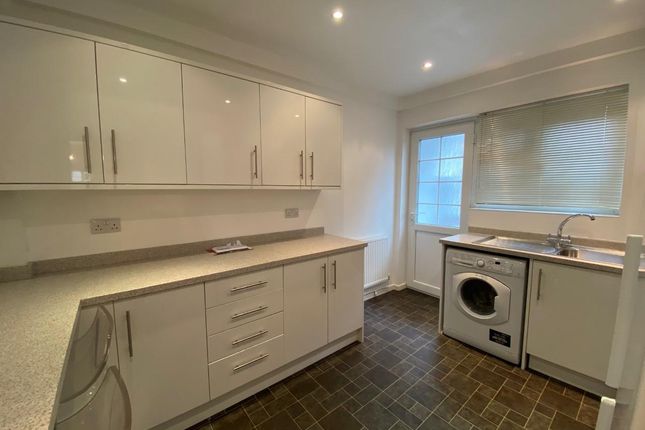1 Kingsend Court, Kingsend, Ruislip photo 2