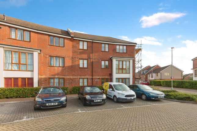 Flat for sale in Peggs Way, Basingstoke, Hampshire