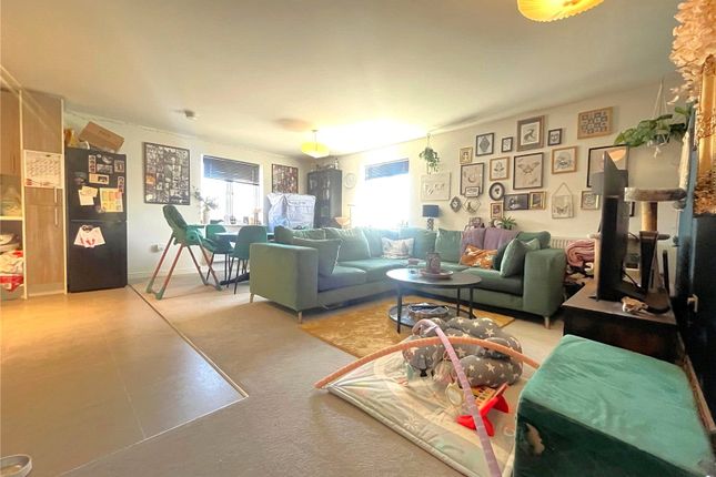 Flat 6, 6, Bartlett Avenue, Farnham photo 4
