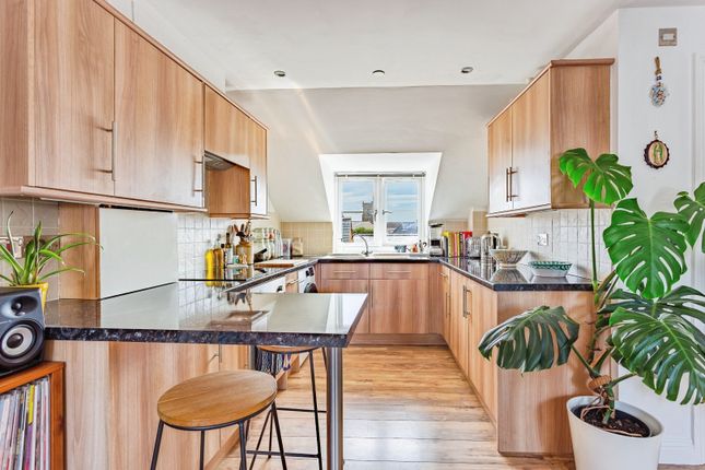 Flat 3, 14, Gundry Lane, Bridport photo 4