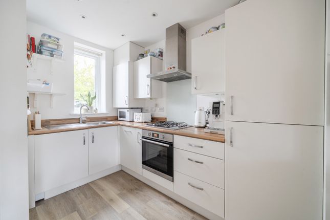 45, Broad Acre Road, Gloucestershire photo 2
