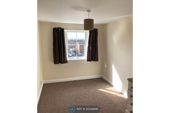 Flat to rent in Offerton, Stockport
