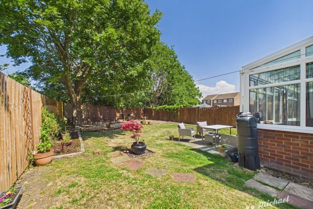29 Hughenden Green, Aylesbury photo 3