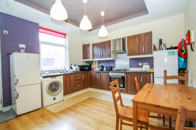 7, Beechwood Road, Leeds photo 2