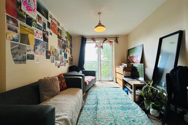 24, BRISTOL photo 3
