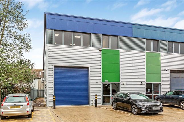 Light industrial to let in Unit 17 Kempton Gate Business Centre, Oldfield Road, Hampton, Middlesex