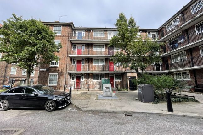 Flat for sale in Bromley High Street, London