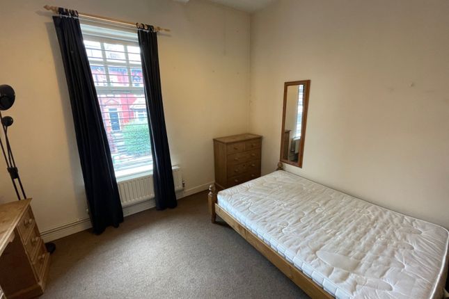 Brudenell Avenue, Leeds photo 4