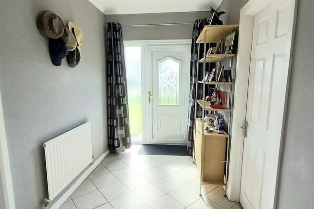 11, Meinciau Road, Kidwelly photo 4
