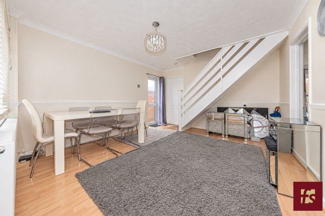 Fortrose Close, Sandhurst photo 3